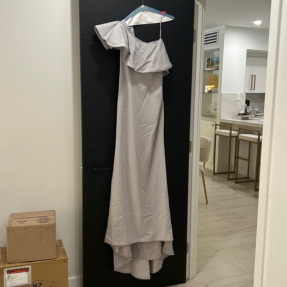 Light grey long formal dress one shoulder - Picture 1 of 2